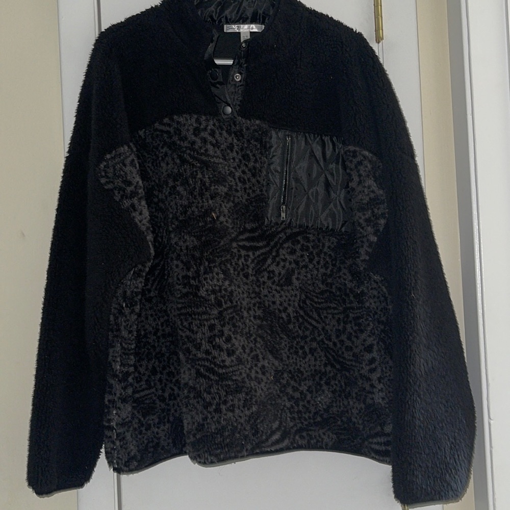 Pullover sweater. Black/gray. XXL. Used/like new condition.